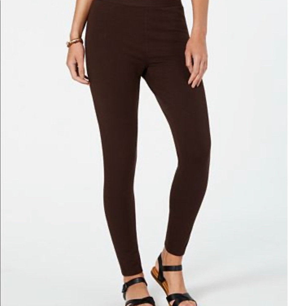 1X Style&Co Brown leggings.